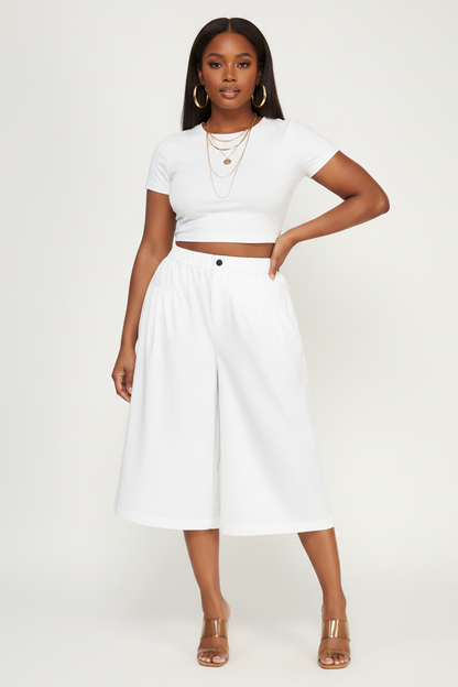 Pleated Cropped Wide Leg Culotte Pants - White Curvy Model